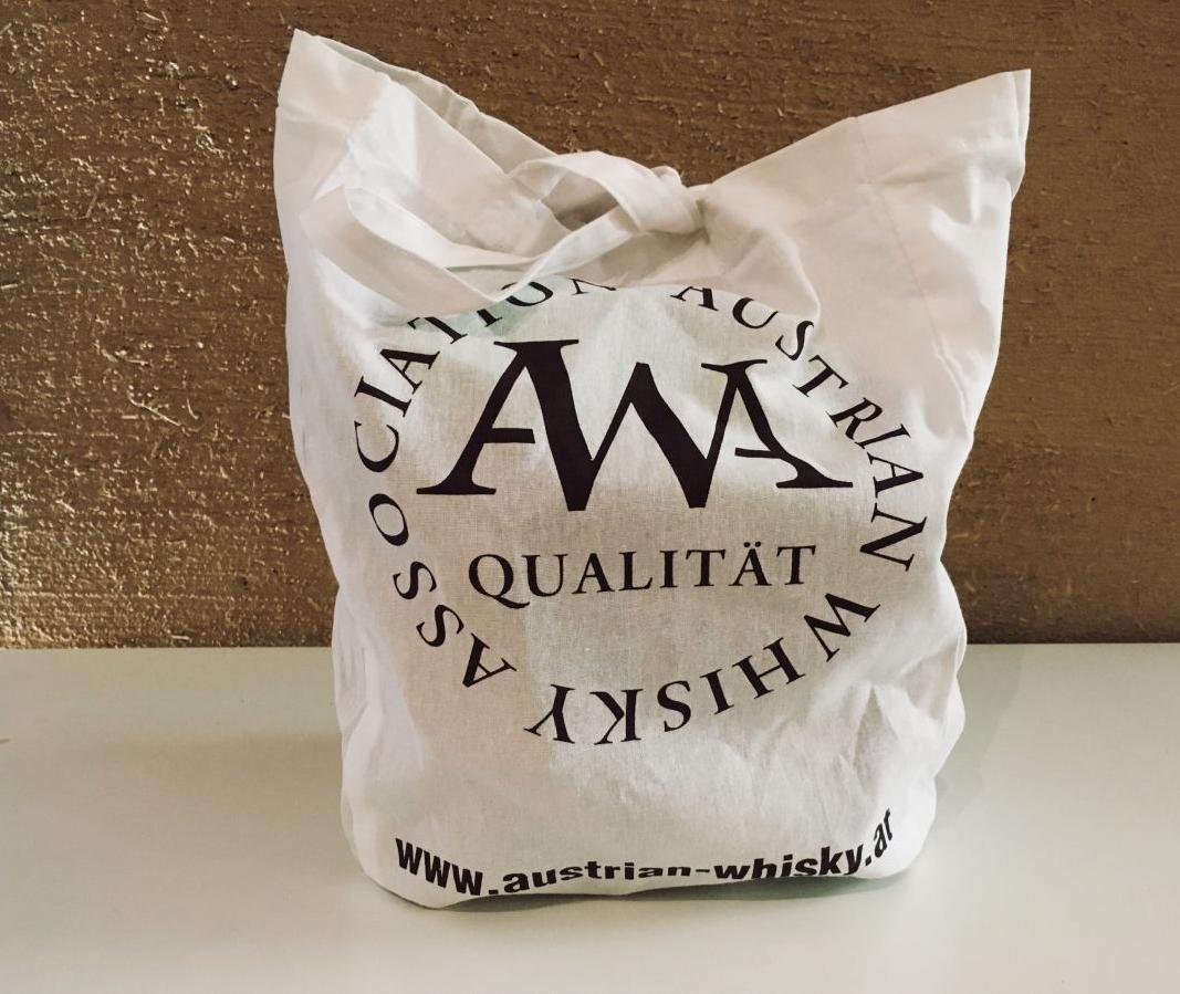 AWA Taschen